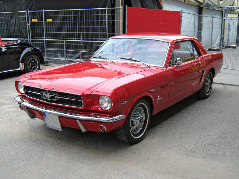 800px-1965_Ford_Mustang_2D_Hardtop_Front